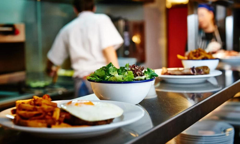 Κορονοϊός: Πώς θα ανοίξει η εστίαση μέχρι τις 15 Δεκεμβρίου – Το σύστημα τύπου «βεντάλια»